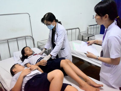 Phạt cơ sở cung cấp thức ăn khiến 40 học sinh nhập viện