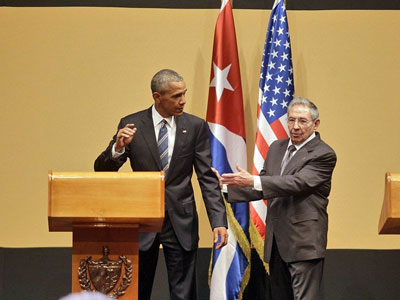 Chủ tịch Cuba phản ứng giận dữ trong họp báo cùng Tổng thống Obama