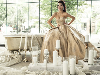 Khả Trang lộng lẫy với váy cưới phong cách hoàng gia