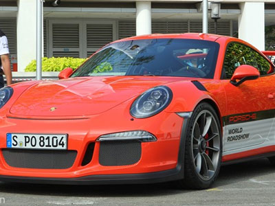 Porsche mang dàn xe thể thao đến Sài Gòn