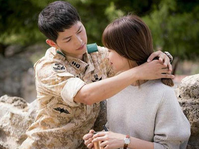 Hình ảnh "nóng" của Song Joong Ki - Song Hye Kyo trước "giờ G"