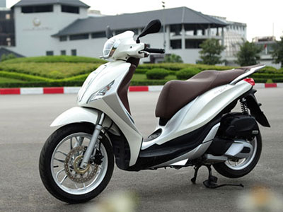 Piaggio Medley cạnh tranh SH125i bằng gì tại Việt Nam?