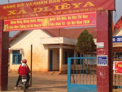 Nhậu trưa, quan xã ngủ quên trong giờ làm việc