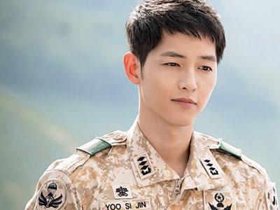 Song Joong Ki ngoài đời khác xa trong "Hậu duệ mặt trời"