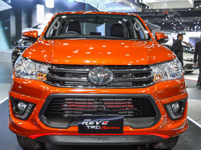 Toyota trình làng Hilux Revo TRD Sportivo 2016