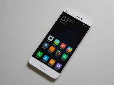 Xiaomi Mi 5 bản vỏ gốm lên kệ ngày 6/4