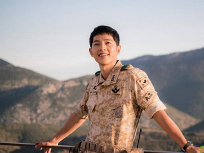 "Hậu duệ của mặt trời" ban đầu không có đại úy Song Joong Ki