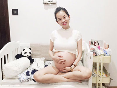Ly "kute" đã sinh con trai đầu lòng