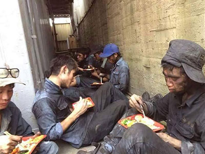 "Phía sau những tờ Đô la con gửi về..." - Những chuyện chưa kể về cuộc sống mưu sinh của người trẻ nơi đất khách