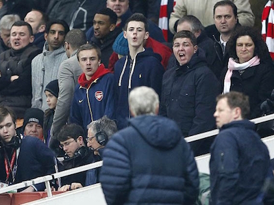 Arsenal gia hạn hợp đồng với Wenger, CĐV tức điên
