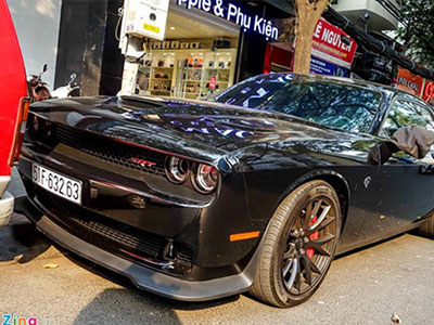 Xe cơ bắp Challenger SRT-8 Hellcat duy nhất Việt Nam