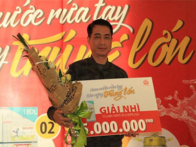 AquaVera tưng bừng lễ trao giải "mua nước rửa tay, cào ngay trúng lớn"