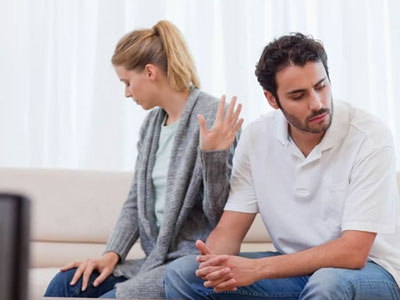 Tôi thấy mình như con rô bốt chờ vợ cài lệnh điều khiển