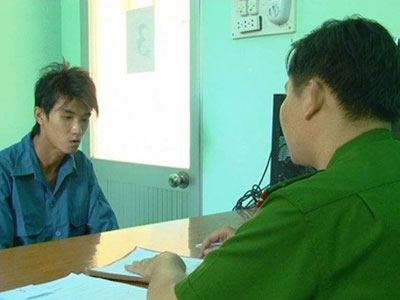 Vào quán cà phê đánh tiếp viên, cướp ví tiền
