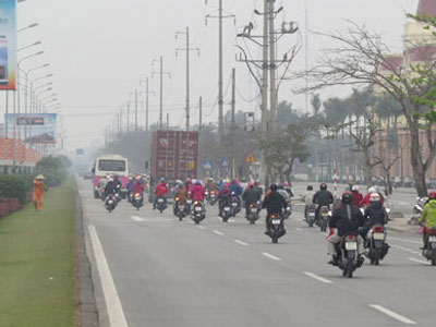 Điều chỉnh lại làn đường "bật xi- nhan trái nhưng đi thẳng" ở Hải Phòng