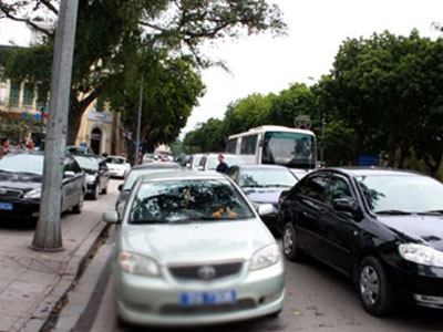 Hà Nội khoán kinh phí để cán bộ tự túc phương tiện đi làm