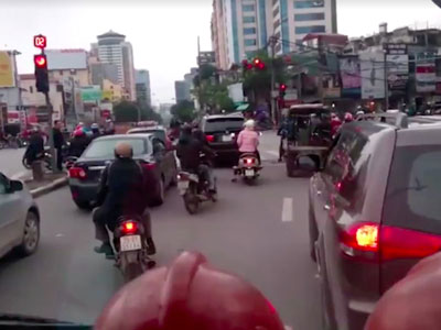 Thực trạng văn hóa ứng xử của người Việt khi nghe còi xe ưu tiên