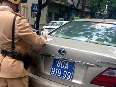 Vào "lò" biển số giả giữa Thủ đô