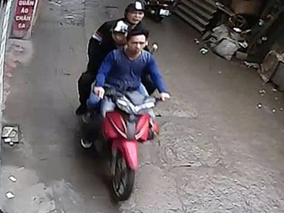 Nhận diện 3 đối tượng hành hung nhà báo Đỗ Doãn Hoàng qua camera
