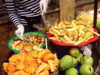 Những món quà vặt cổng trường cha mẹ nên lưu ý