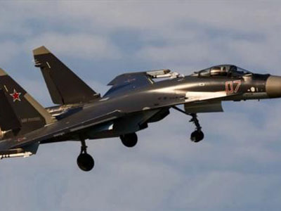 Su-35 nhào lộn 360 độ tránh được tên lửa