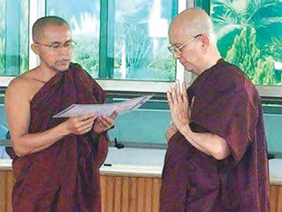 Cựu tổng thống Myanmar đi tu