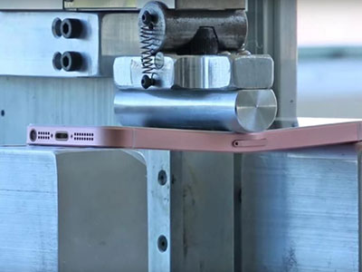iPhone SE dễ bị bẻ cong và kém bền hơn iPhone 6S