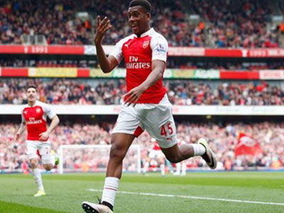 Tỏa sáng, tài năng trẻ Arsenal được tăng lương gấp ba