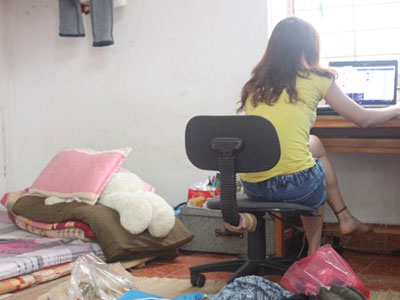 Khổ sở vì bạn cùng phòng ở bẩn