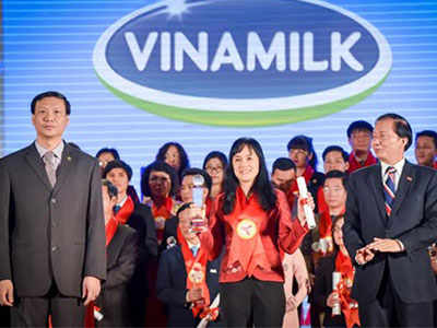 Vinamilk tiếp tục được bình chọn Thương hiệu mạnh của Việt Nam năm 2015