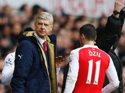 Bị HLV Wenger hiểu lầm, Ozil chỉ trích truyền thông Anh
