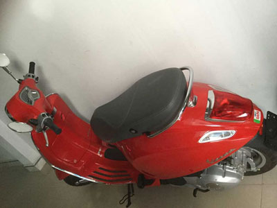 Trúng thưởng xe Piagio Vespa nhưng không làm được giấy tờ!