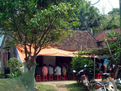 Bé trai chết thảm vì bị trâu kéo lê hàng trăm mét