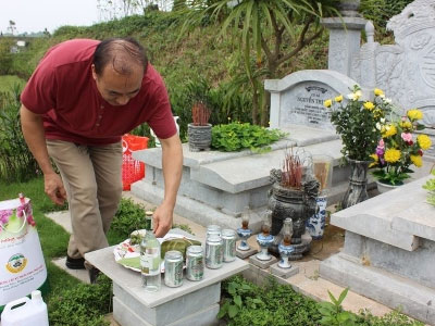 Một ngày đi mua chỗ đợi "chết" ở công viên nghĩa trang nghìn tỉ