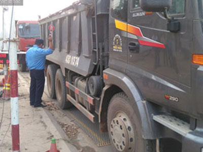 Sau tranh cãi nảy lửa, chủ DN "đòi" đo nồng độ cồn của thanh tra giao thông