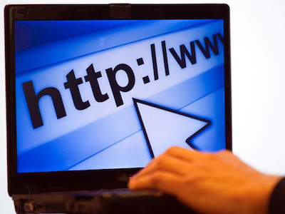 Bất ngờ nhận được email từ... người cha đã chết