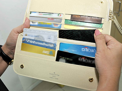 Bỗng dưng mất tiền trong thẻ