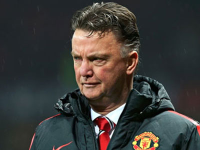 Nguyên do nào khiến M.U chưa thể sa thải Van Gaal