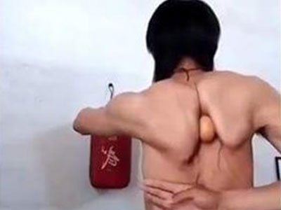 Phát hiện thanh niên có tấm lưng "hủy diệt" mọi vật dụng