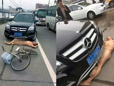 Người đàn ông ngang nhiên khỏa thân nằm lăn ra đường ăn vạ nữ xế hộp