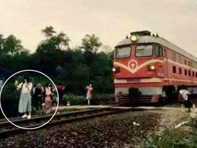 Nữ sinh chết thảm vì chụp ảnh "tự sướng" trên đường ray