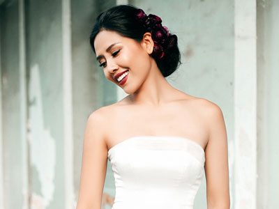 Nguyễn Thị Loan quyến rũ với son màu bầm