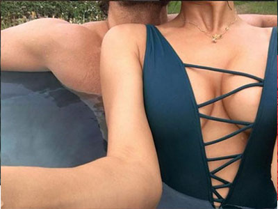 Irina Shayk lại khoe ngực chọc tức Ronaldo
