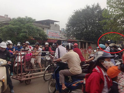 Lái tàu kể phút phanh gấp thót tim tránh xe máy