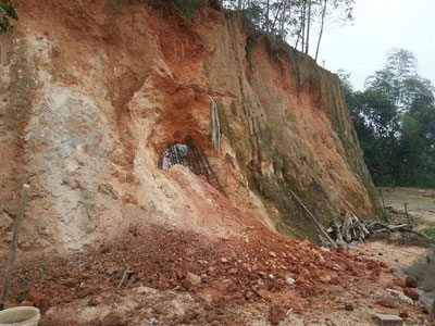 Sập hầm khi khai thác khoáng sản, 2 vợ chồng thương vong