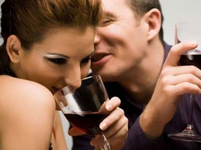 Vờ yêu tôi, đồng nghiệp muốn lợi dụng tung ảnh "nóng" lên mạng