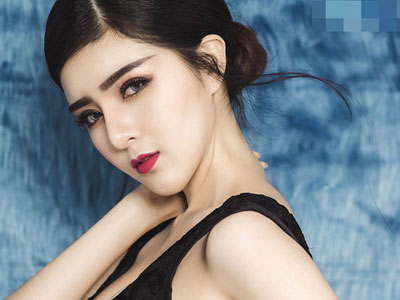 Hot girl Lily Luta lạnh lùng khoe vòng 1 gợi cảm nhờ dao kéo