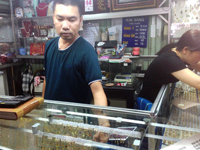 Tiệm vàng bị trộm hơn 260 đôi bông tai