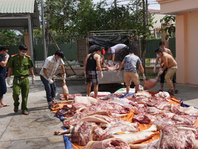 Hơn một tấn thịt nghi có chất tạo nạc bán cho người nghèo