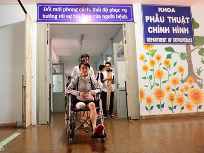 Ủng hộ nữ sinh bị cưa chân hơn 150 triệu